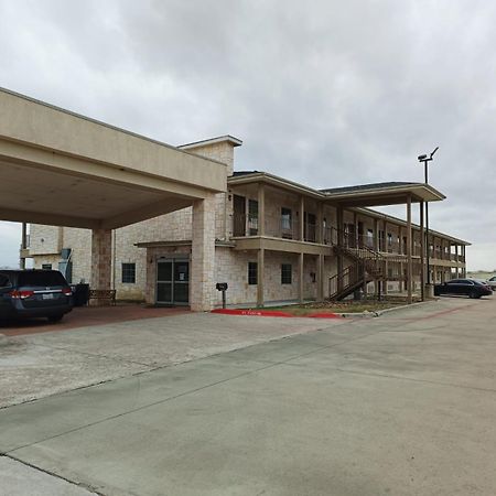 Westwood Inn By Oyo Gonzales Tx Exterior foto